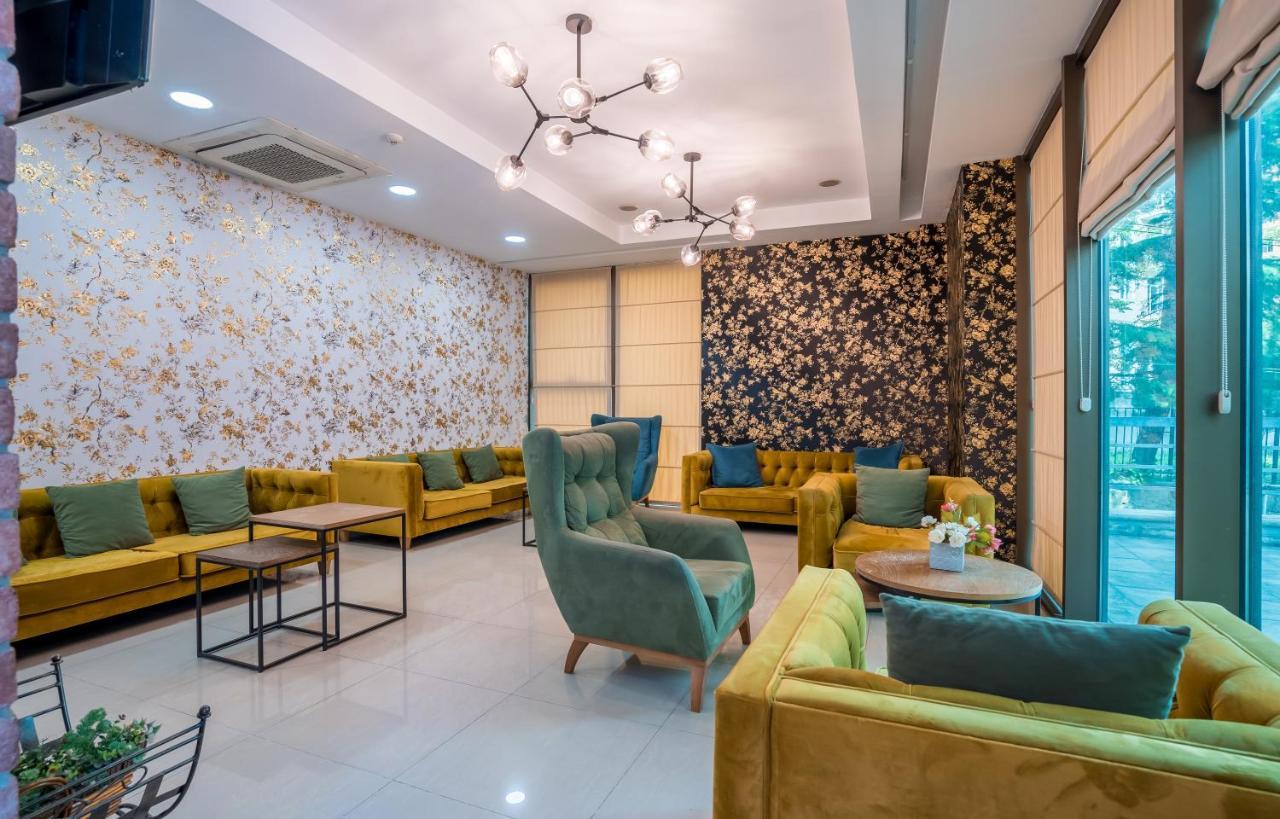 Capitol Hotel By Umbrella Tbilisi Exterior photo