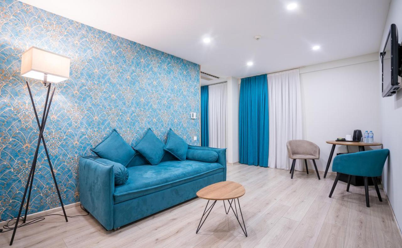 Capitol Hotel By Umbrella Tbilisi Exterior photo