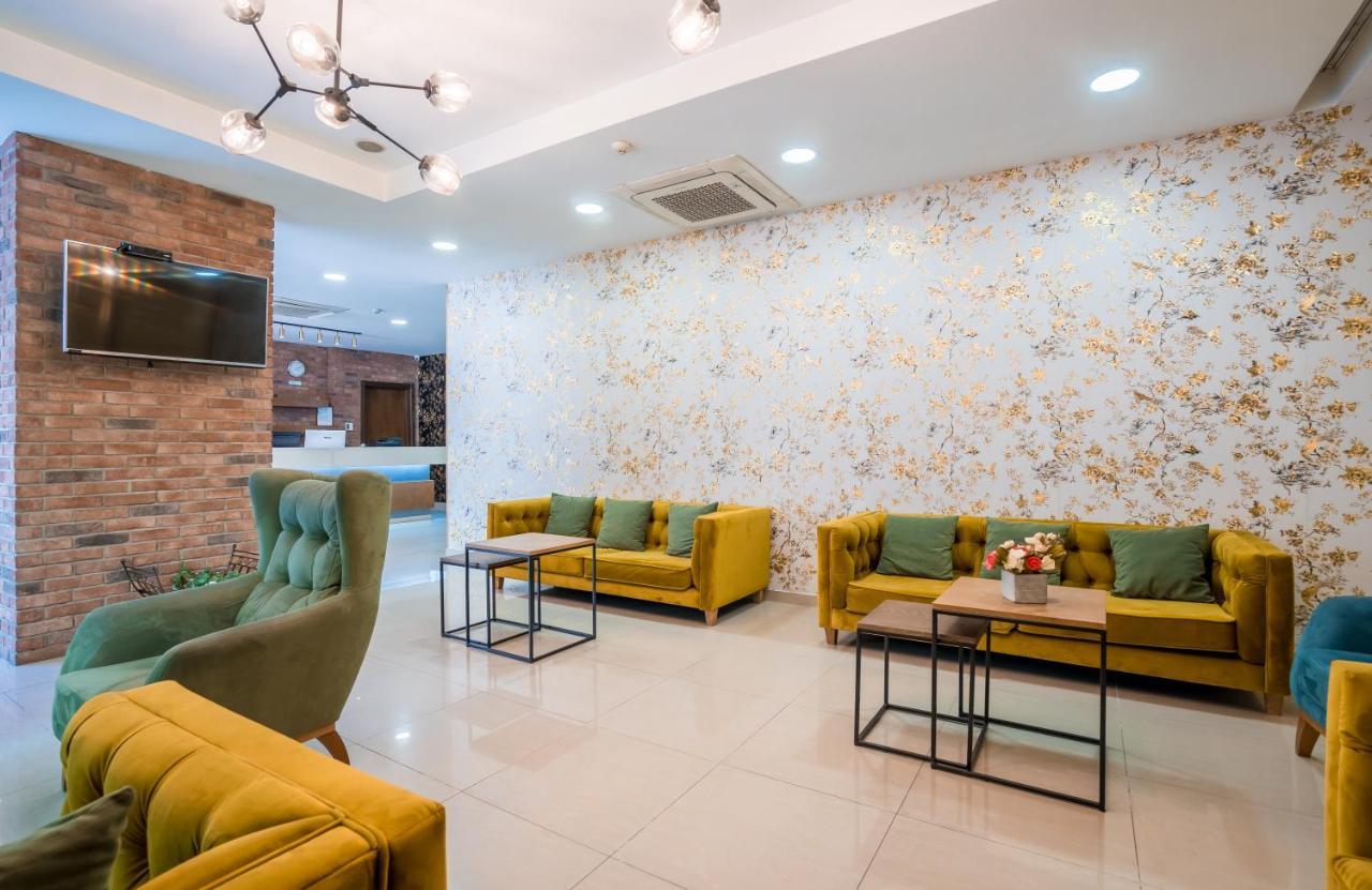 Capitol Hotel By Umbrella Tbilisi Exterior photo